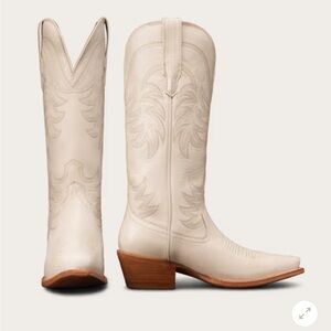 Tecovas Annie in Bone in a size 10.